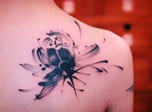 tatuaje-mujer-flor-1