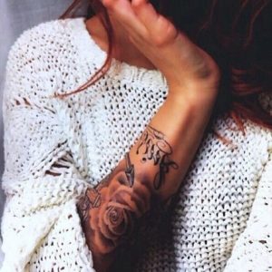 tatuaje-mujer-flor-2