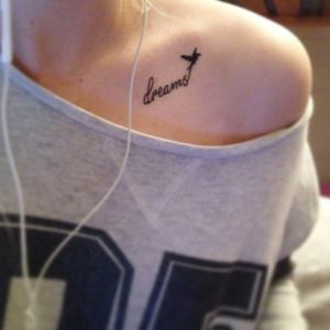 tatuaje-pequeno-mujer-frase1
