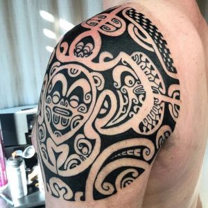tatuaje-tribal-hombre-hombro1