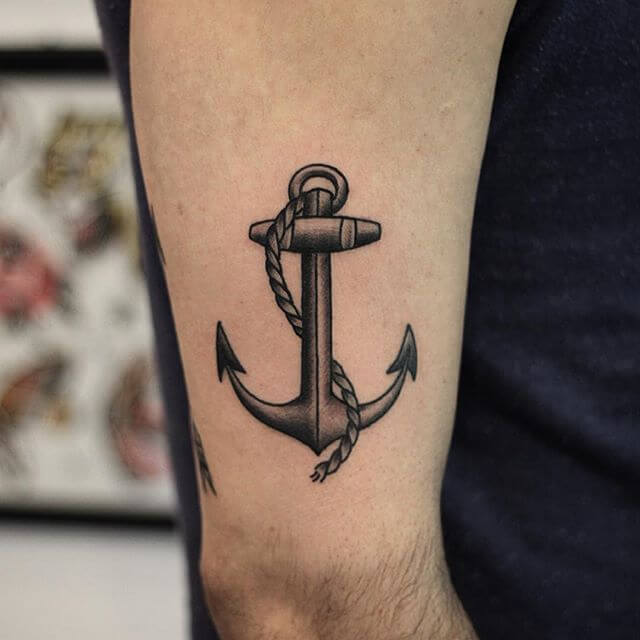 Tattoo -little- anchor - ankle