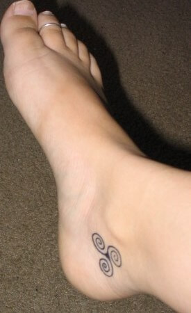 Tattoo -little- triskel - ankle